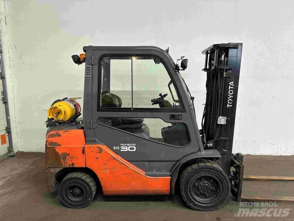 Toyota 02-8FGF30 Gasstapler