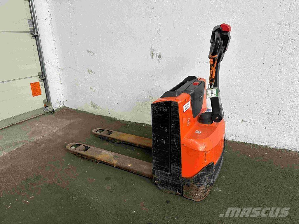 Toyota LWE 140 Niedergabelstapler