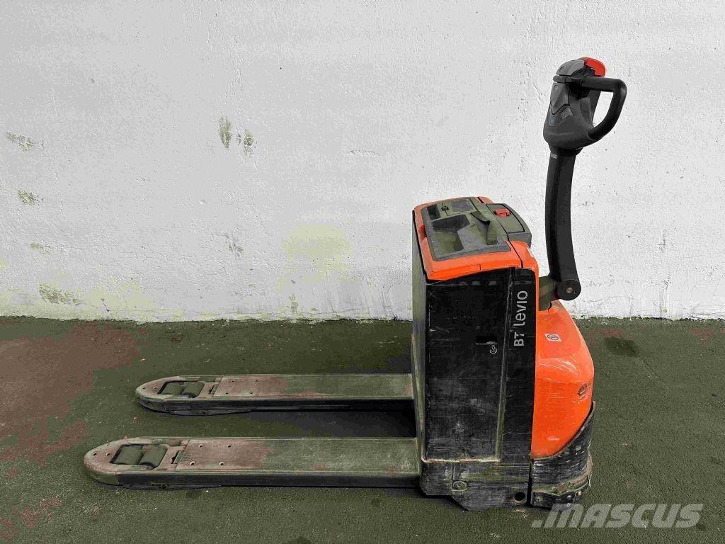 Toyota LWE 200 Niedergabelstapler