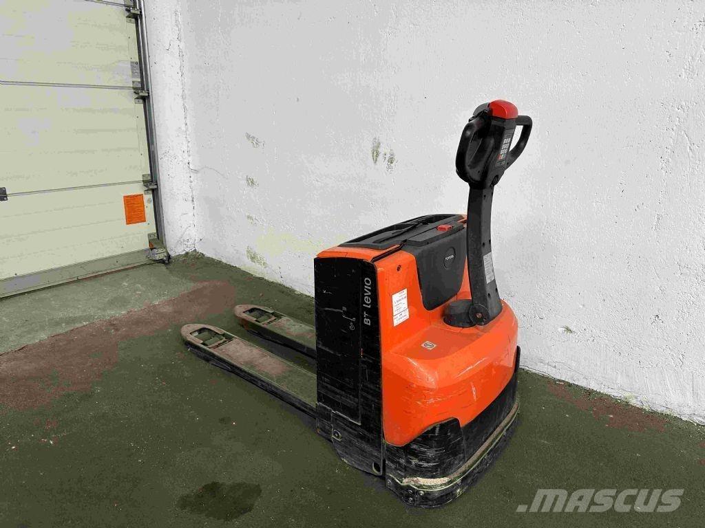 Toyota LWE 200 Niedergabelstapler