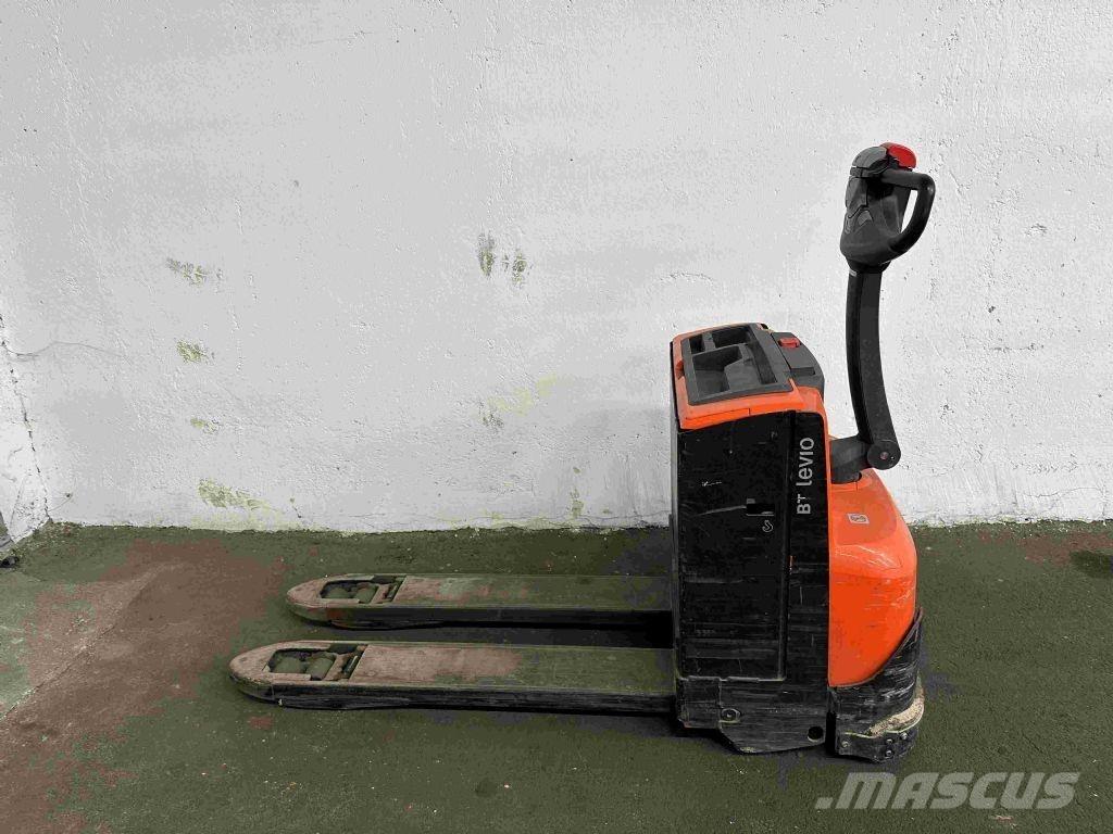 Toyota LWE 200 Niedergabelstapler