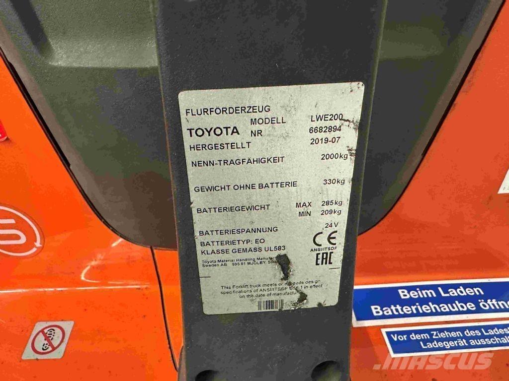 Toyota LWE 200 Niedergabelstapler
