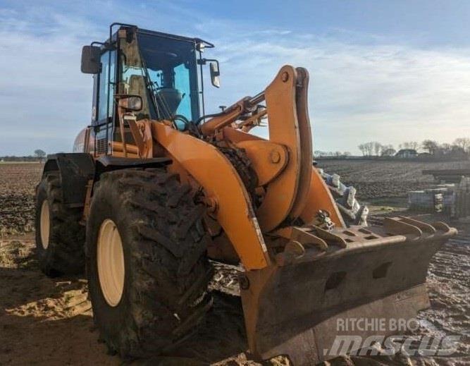 CASE 621D Radlader