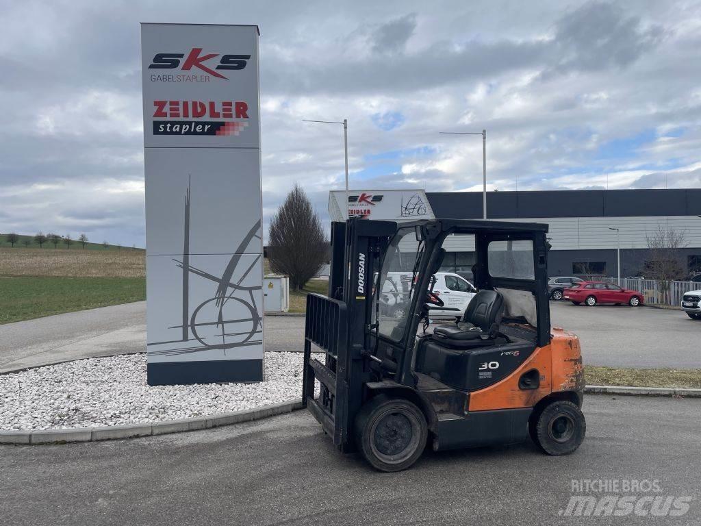 Doosan D30S-5 Dieselstapler