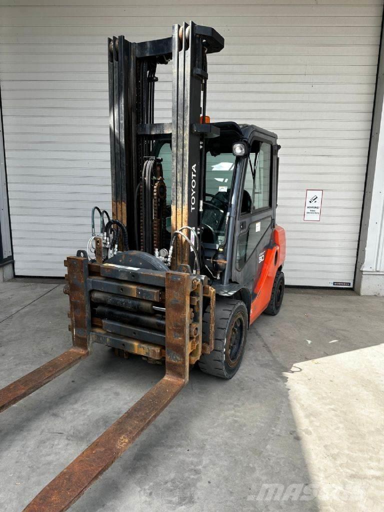 Toyota 06-8FD30F Dieselstapler