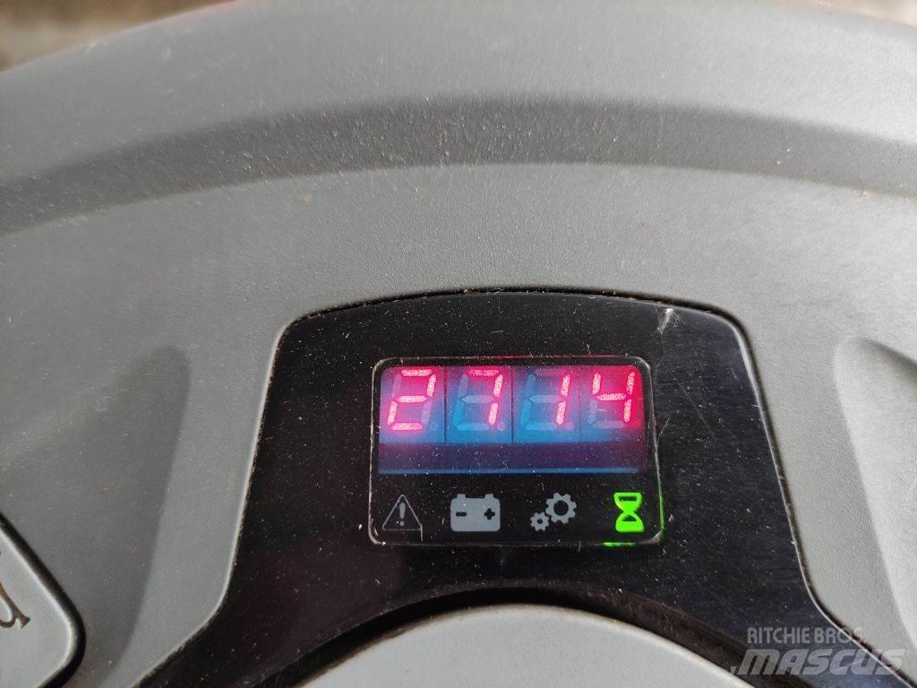 BT LWE250 Niedergabelstapler