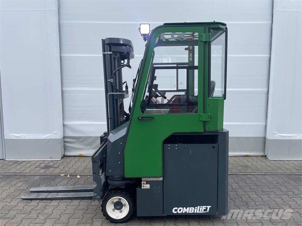 Combilift CBE 2500 Seitenstapler