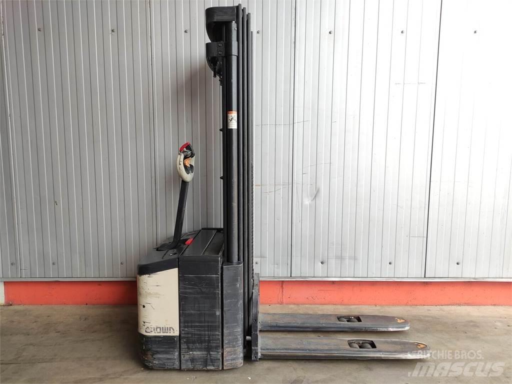 Crown WE2300-1.6-TT Deichselstapler