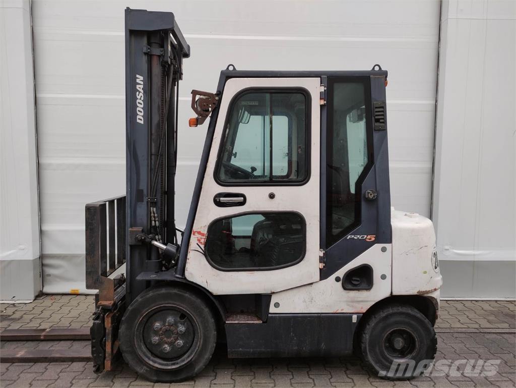Doosan D25S-5 Dieselstapler