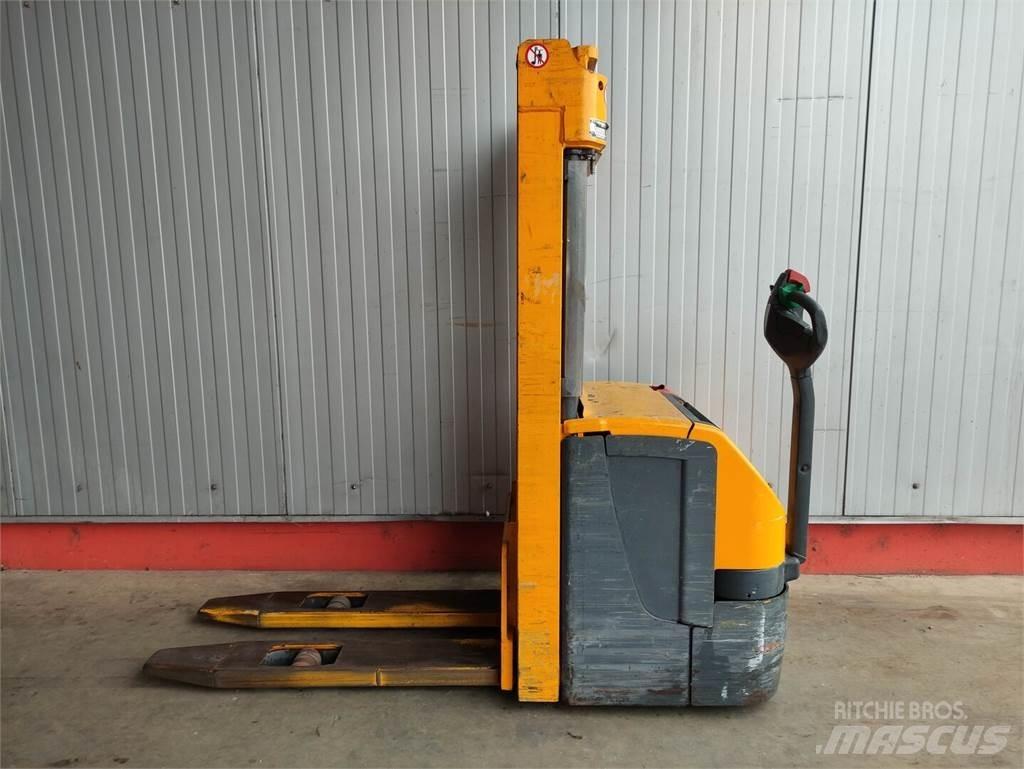Jungheinrich EJC216 Deichselstapler