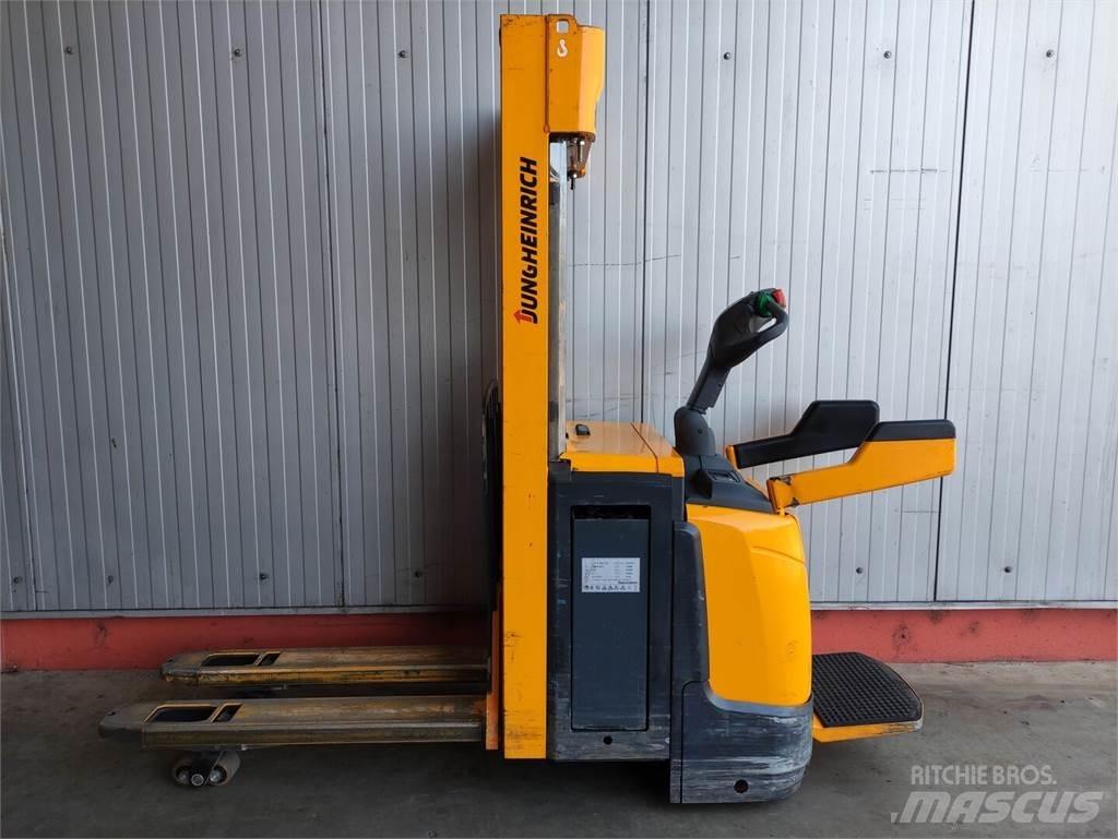 Jungheinrich ERC214Z Deichselstapler