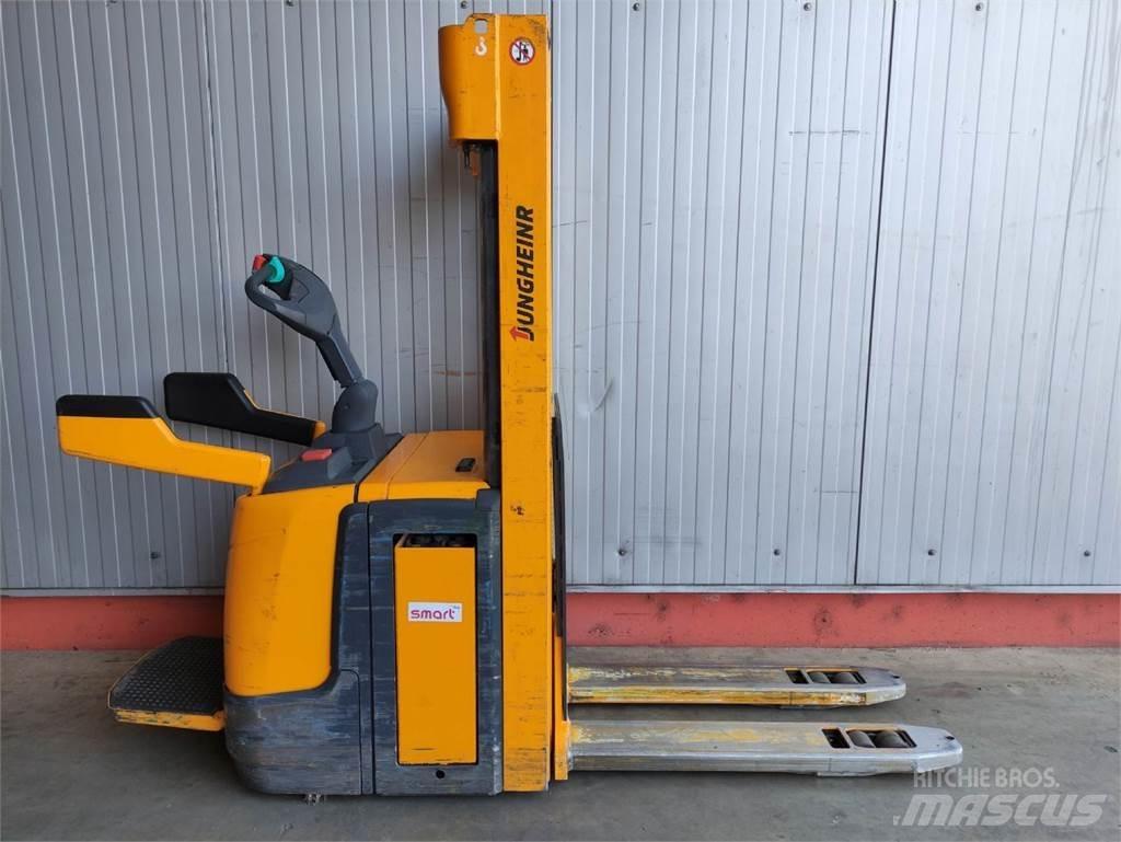 Jungheinrich ERC214Z Deichselstapler