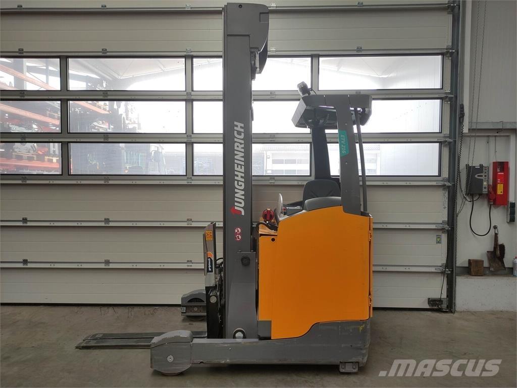 Jungheinrich ETV 216 Schubmaststapler