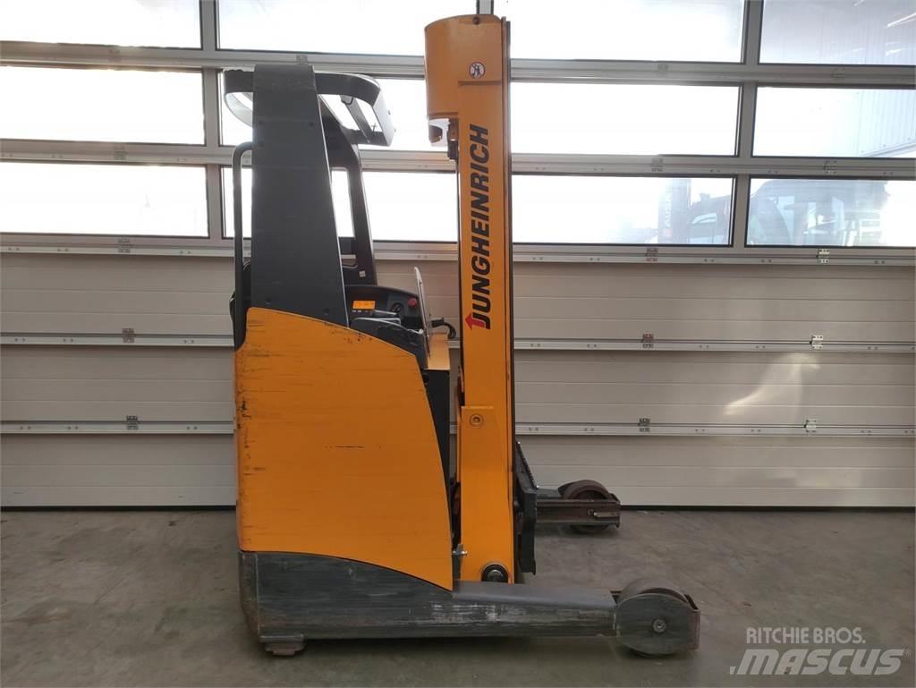 Jungheinrich ETV116 Schubmaststapler