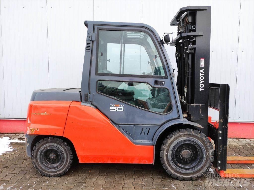 Toyota 40-8FD50N Dieselstapler