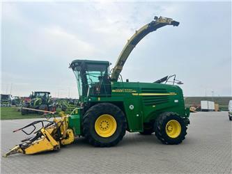 John Deere 7400