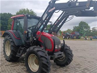 Valtra N92 mit Frontlader