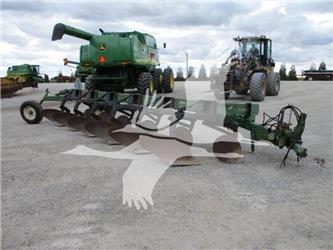 John Deere 2700