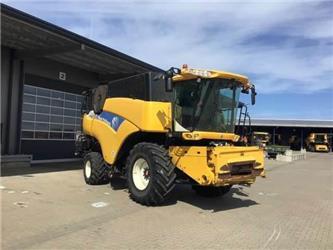 New Holland CR 9060