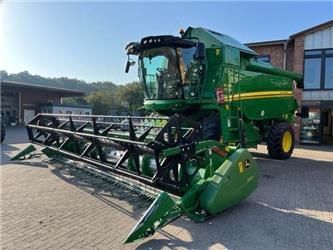 John Deere T550