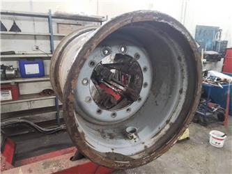 Komatsu 895 26x28,5