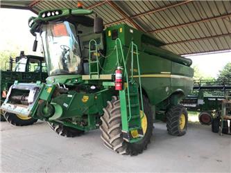 John Deere S670HM