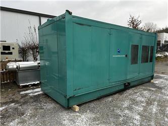 Cummins 700 KVA