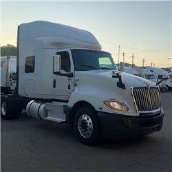 International LT625