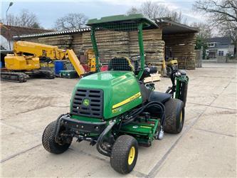 John Deere 8700