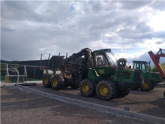 John Deere 1210 E