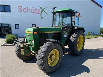 John Deere 3040