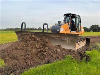 CASE 2050 M mit 2 D Steuerung Leica
