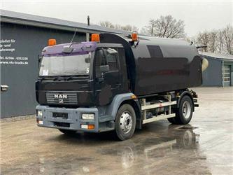 MAN Kehrmaschine Bucher Schörling Blatt Federung