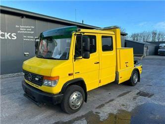 Mercedes-Benz Vario 818D Abschleppwagen