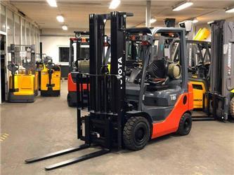 Toyota 06-8FG18F - TONERO HST 18 - 1750KG-TRIPLEX - 5M