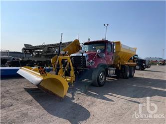 Freightliner 114SD