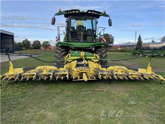 John Deere 8400