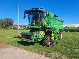 John Deere S790