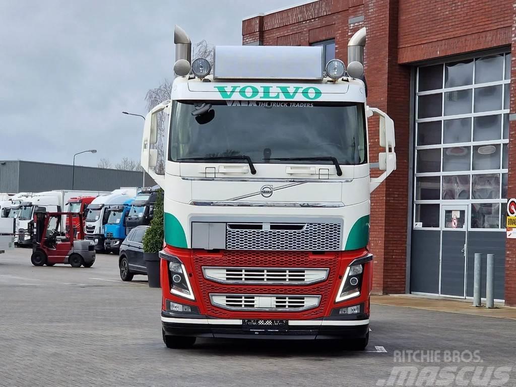 Volvo FH 16.650 6x2 - Low roof show truck - PTO/Hydrauli Sattelzugmaschinen