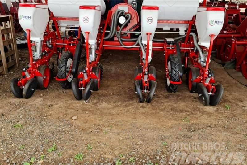  Other New 4 row pneumatic planters Andere Fahrzeuge