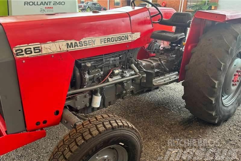 Massey Ferguson MF 265 Tractor Traktoren
