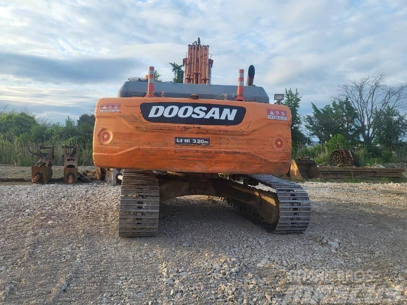 Doosan DX 300 LCA Raupenbagger