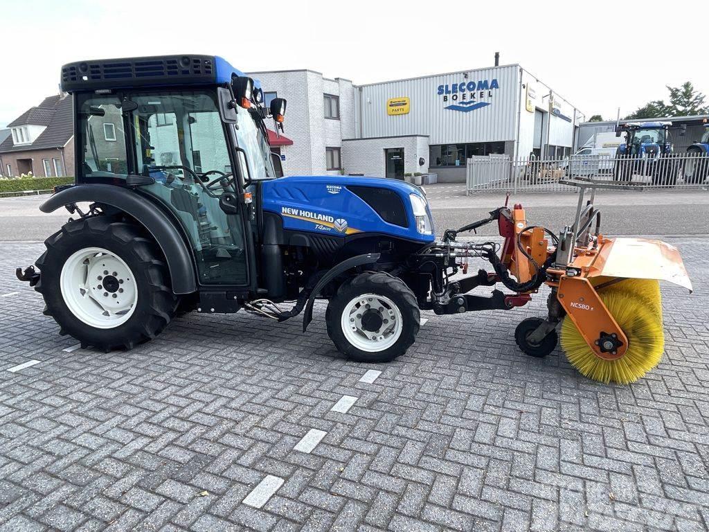 New Holland T4.80N & Sweeper Traktoren