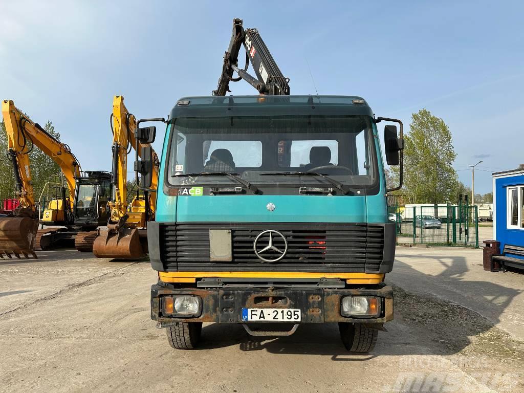 Mercedes-Benz 1820 4X4 Crane trucks