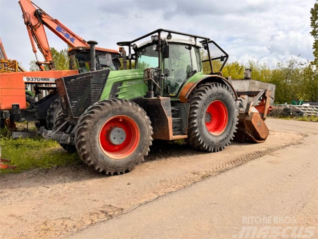 Fendt 939 Vario RüFa mit Forstfräse Traktoren