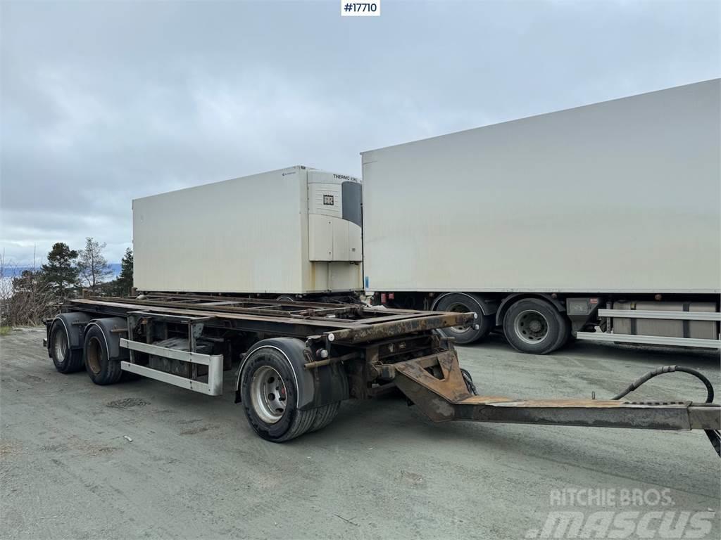 Istrail 3-axle hook trailer w/ tipper Andere Anhänger