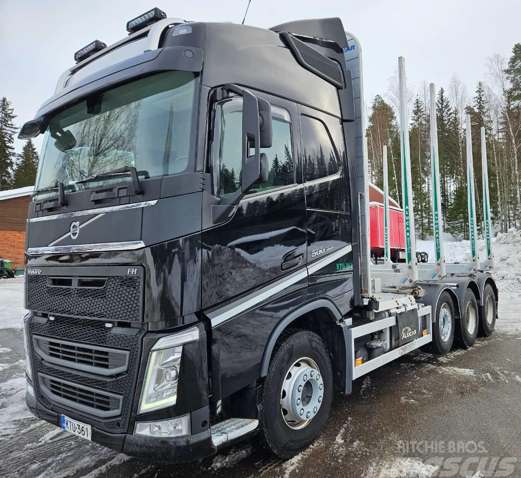 Volvo FH500 TC I-Save Alucar päällirakenteella Holztransporter