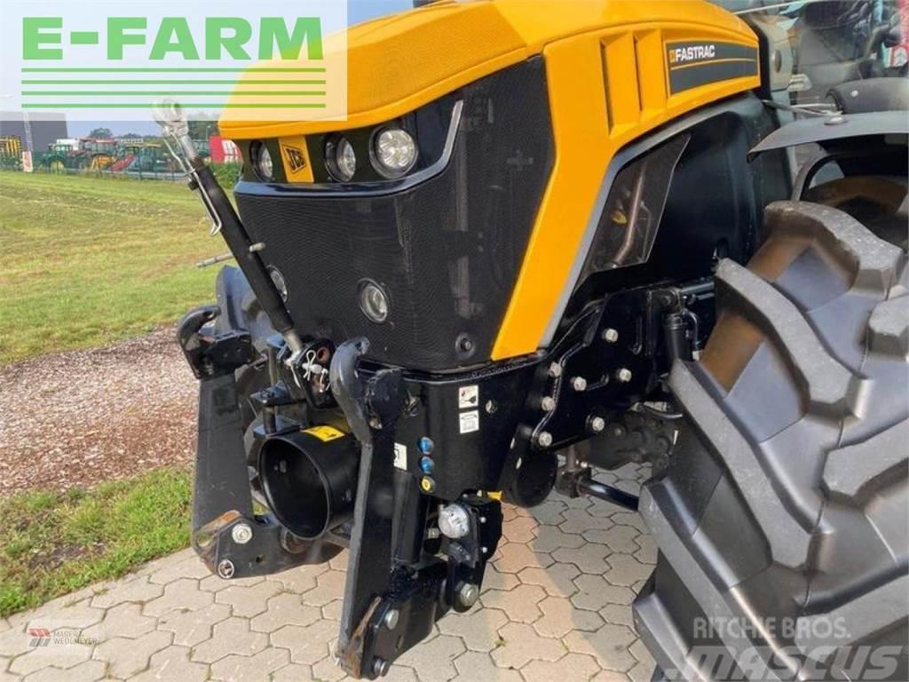 JCB fastrac 4220 mit premier cover Traktoren