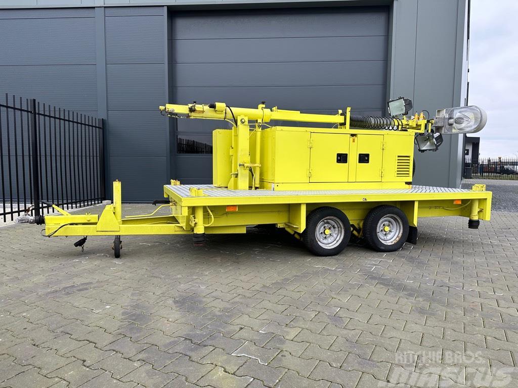 Atlas Copco Unique generator with light pole on trailer! Diesel Generatoren