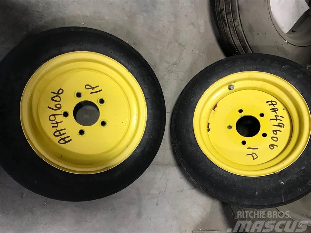 John Deere AA49606 w/ 480x12 Tire & Wheel Zubehör Sämaschinen und Pflanzmaschinen
